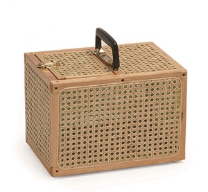 Rattan Pigeon Carrier